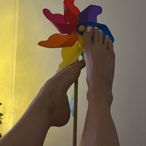 Feet by Daisy