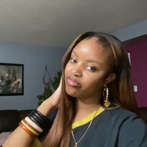 18yoebonygoddess