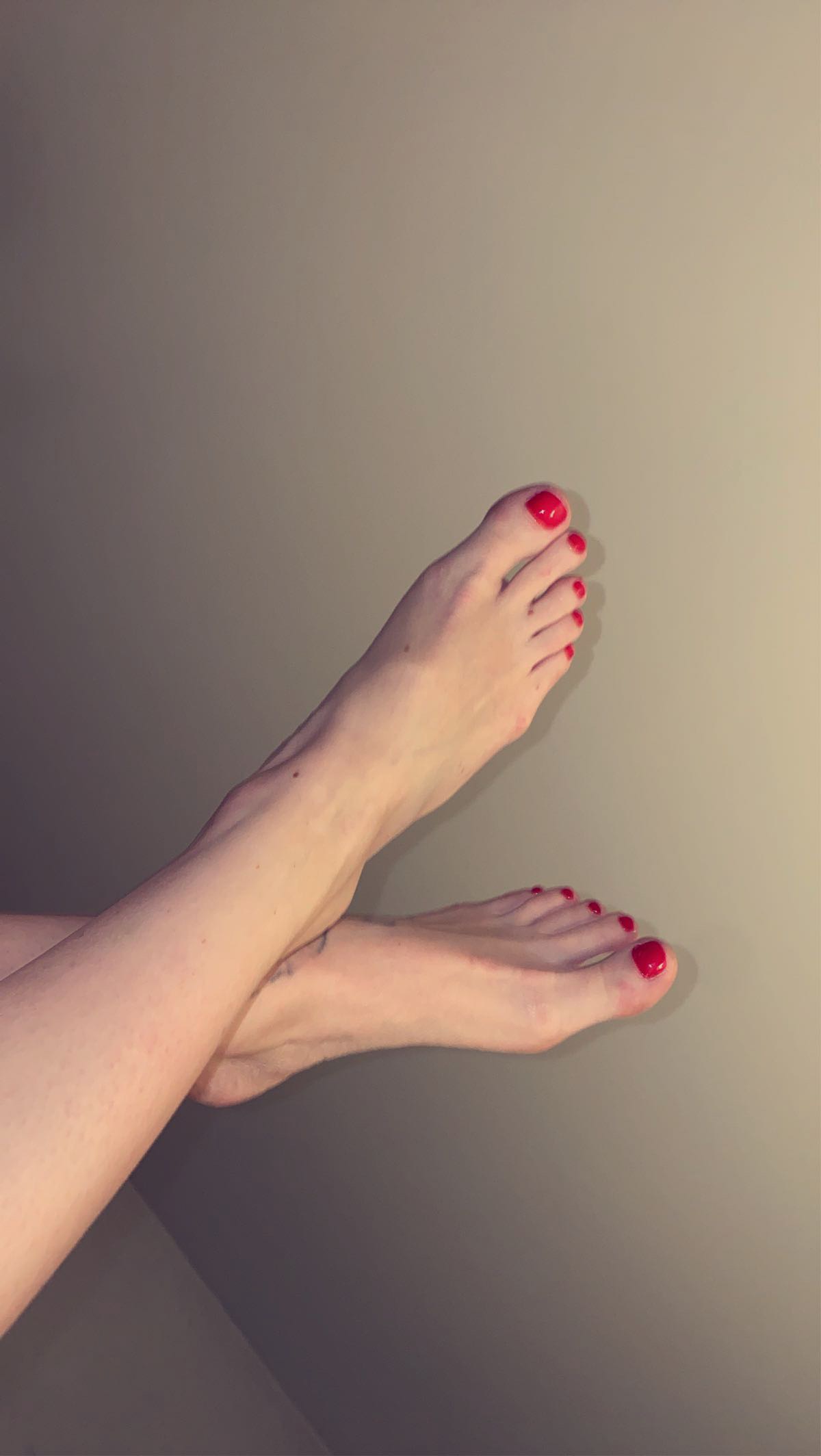 feets-and-legs-in-bed-fun-with-feet